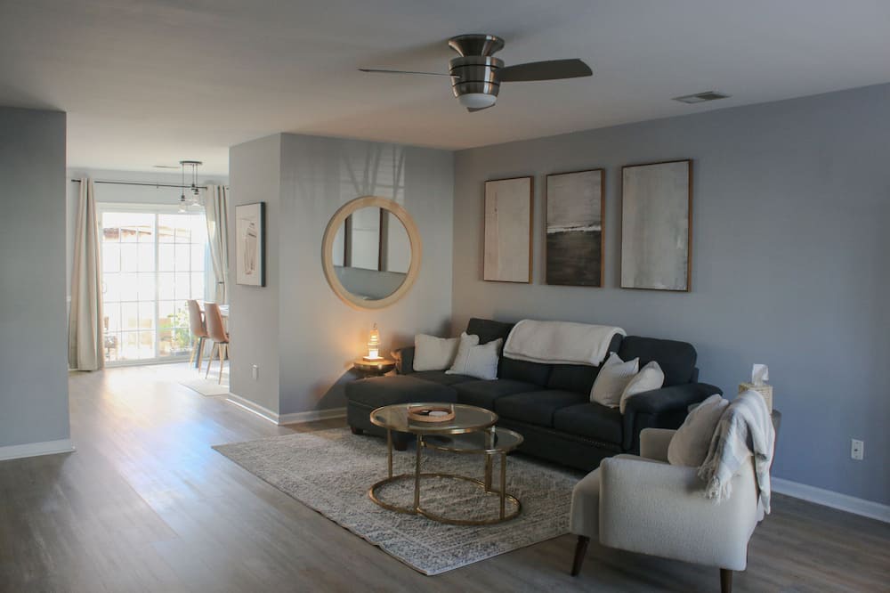 Photo of Livingroom in High Point