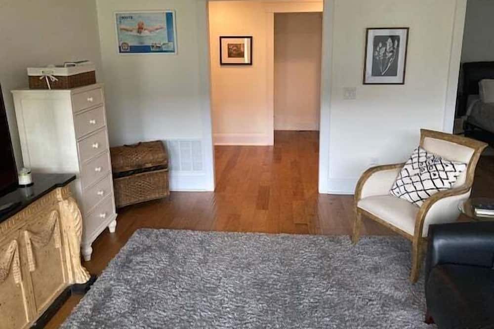 Photo of Livingroom in Laurel Ridge