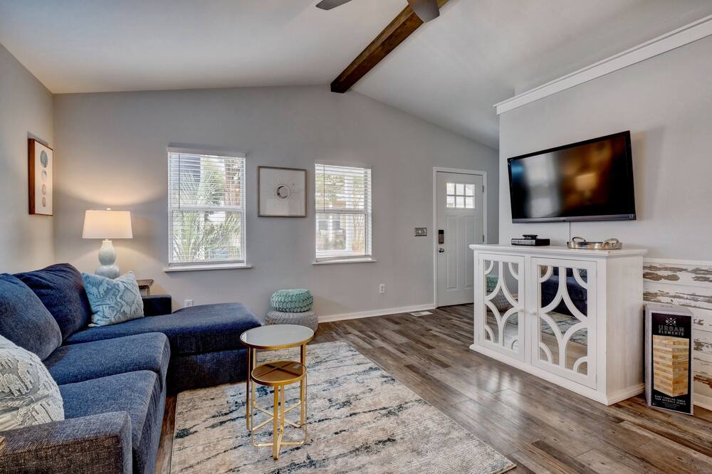 Photo of Livingroom in Wilmington Historic District