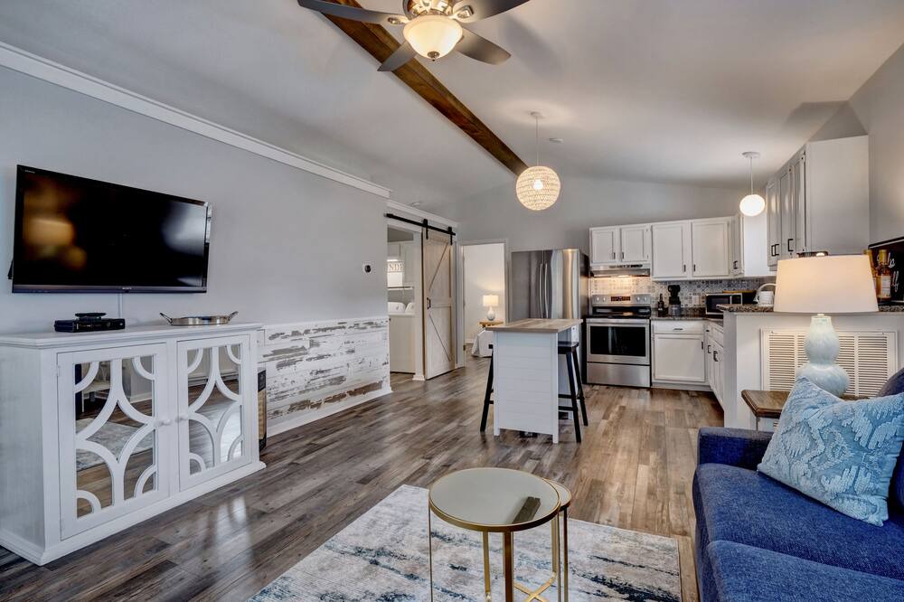 Photo of Livingroom in Wilmington Historic District