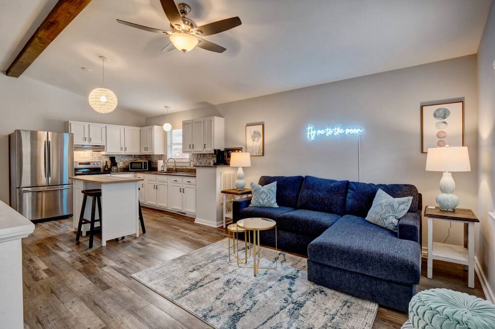 Photo of Livingroom in Wilmington Historic District