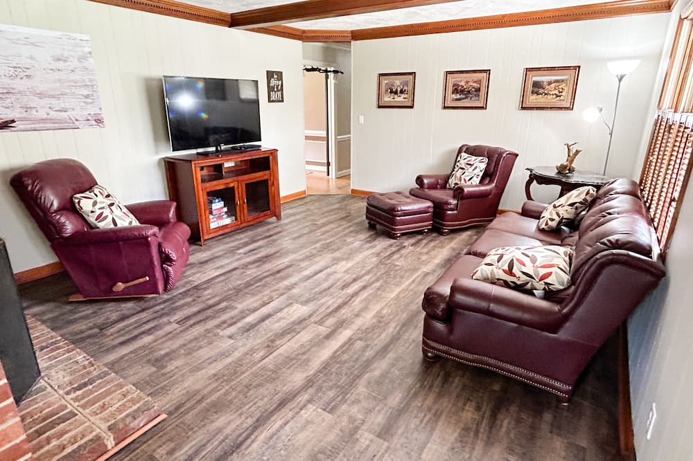Photo of Livingroom in Paw Creek