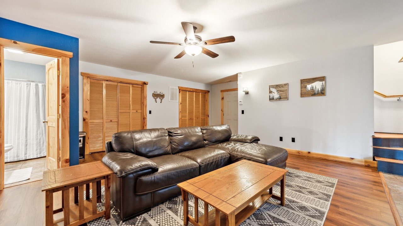 Photo of Livingroom in Canton