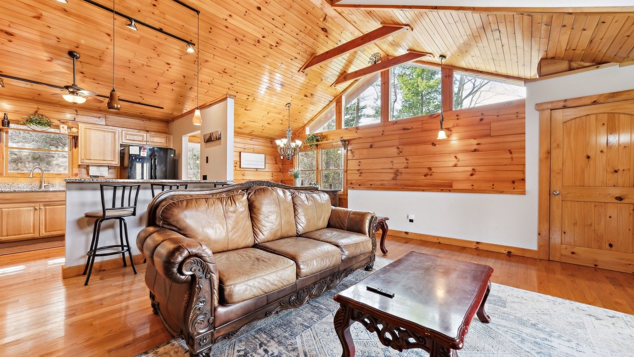 Photo of Livingroom in Canton
