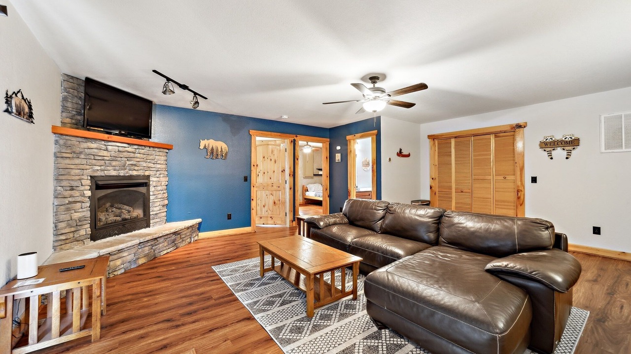 Photo of Livingroom in Canton