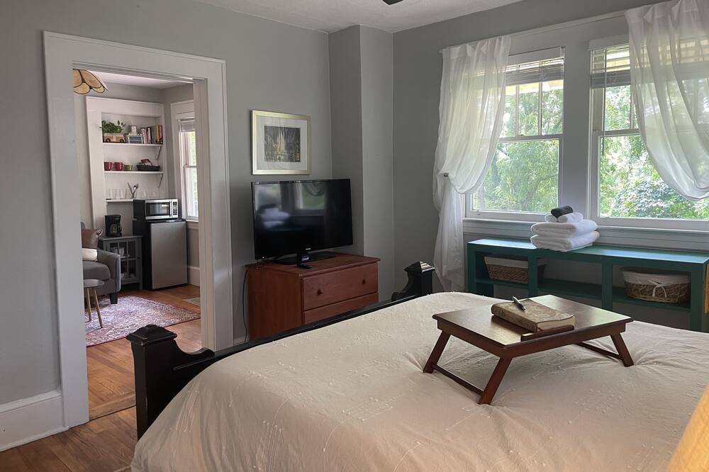 Photo of Bedroom in Oakley