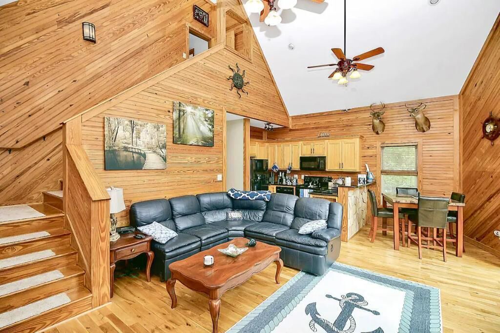Photo of Livingroom in Huntersville