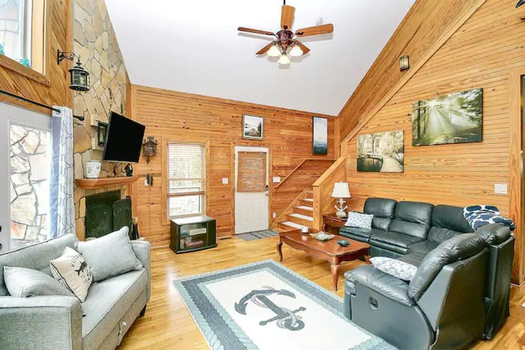 Photo of Livingroom in Huntersville