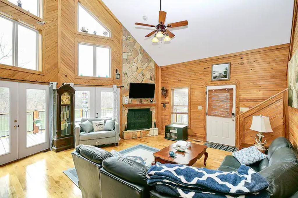 Photo of Livingroom in Huntersville