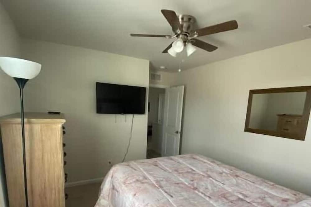 Photo of Bedroom in Troutman