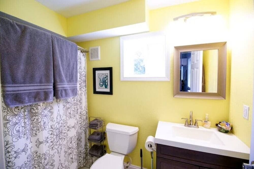 Photo of Bathroom in Sea Scape