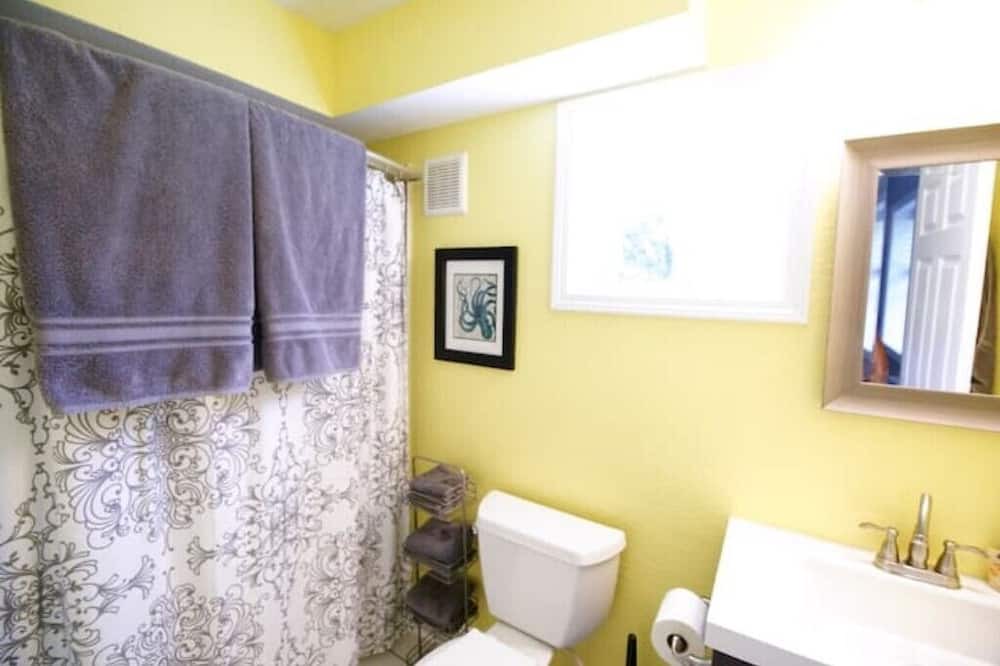 Photo of Bathroom in Sea Scape