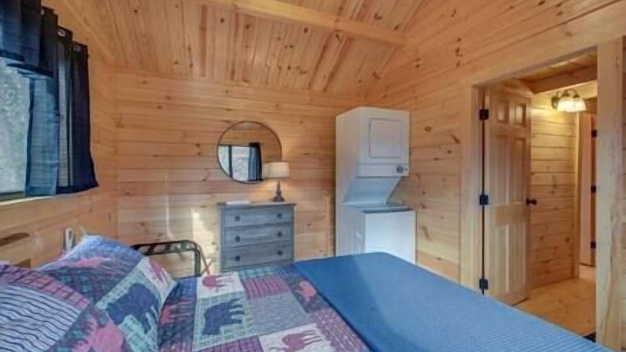 Photo of Bedroom in Traphill
