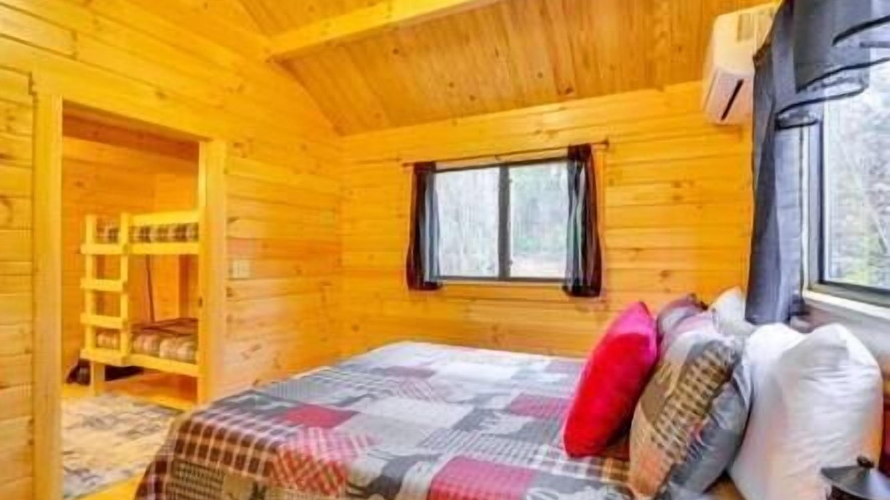 Photo of Bedroom in Traphill