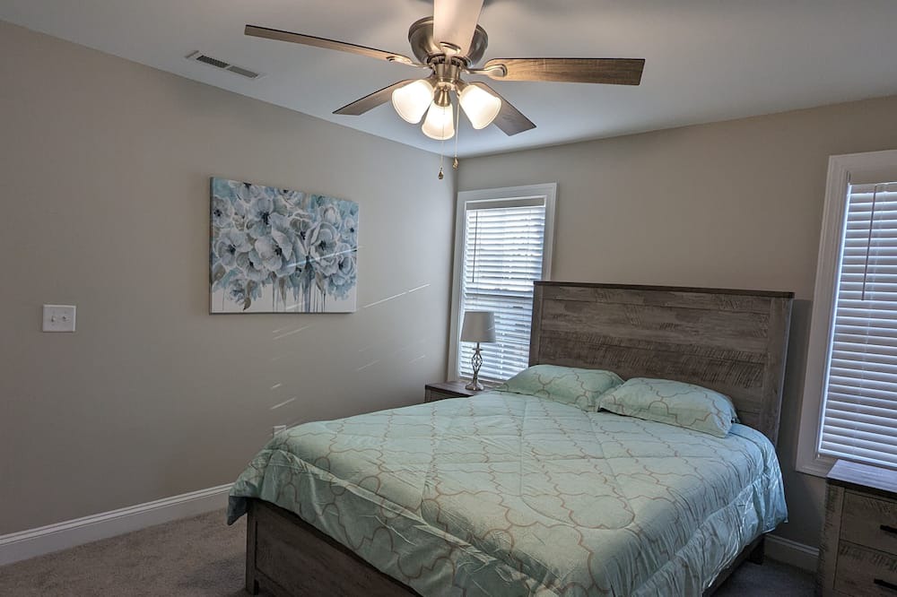 Photo of Bedroom in Landis