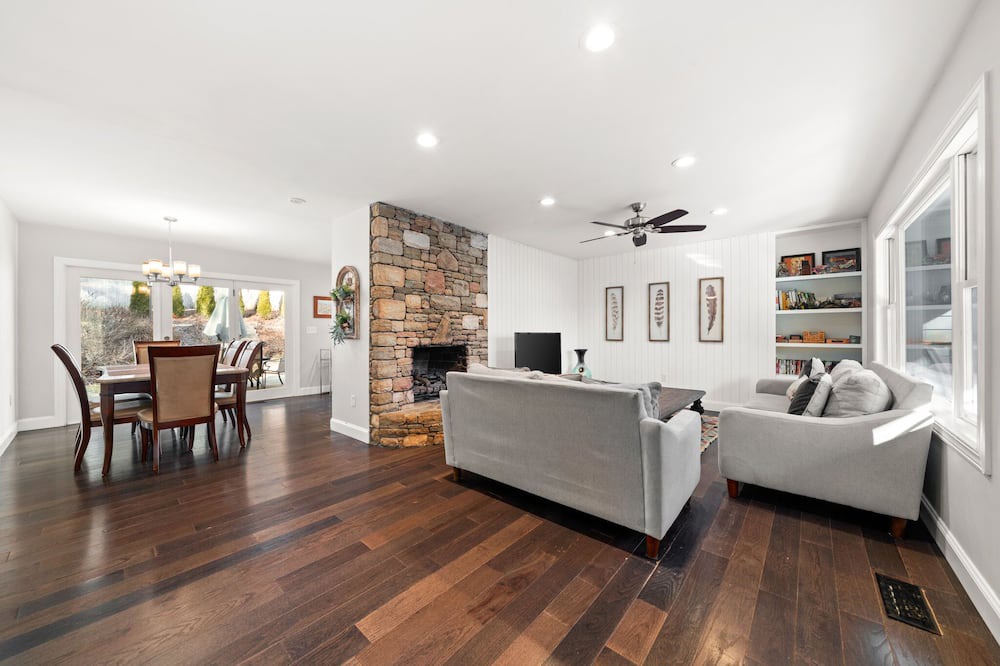Photo of Livingroom in Fairview