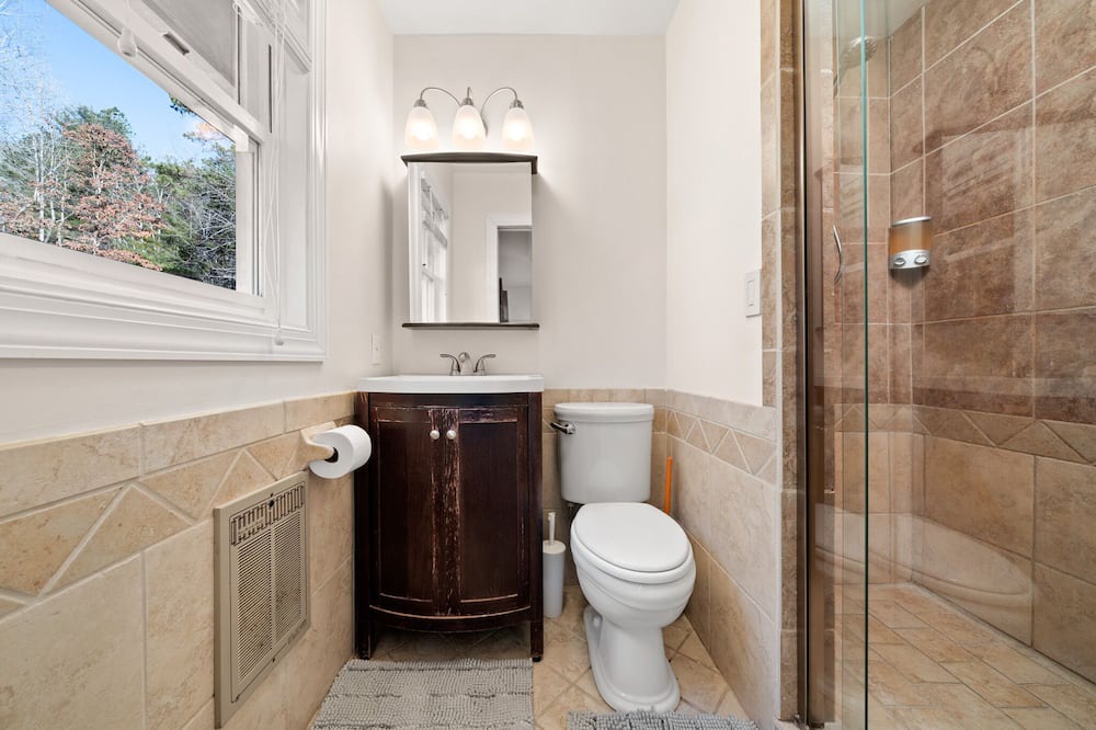 Photo of Bathroom in Fairview