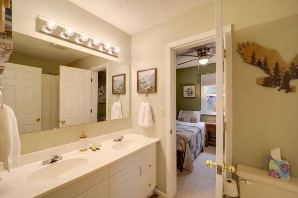 Photo of Bathroom in Beech Mountain