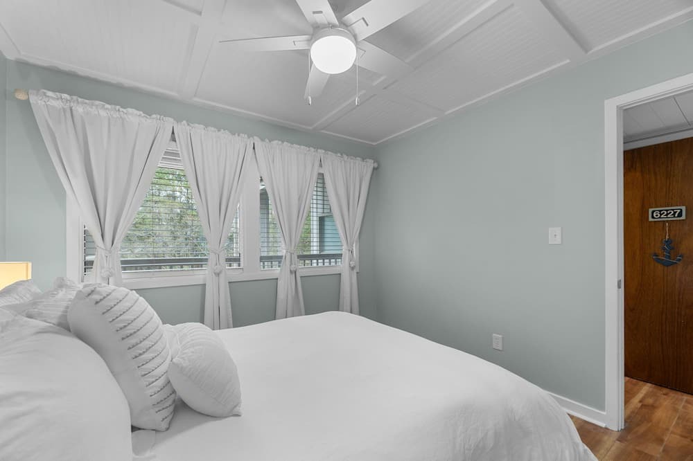 Photo of Bedroom in Fairfield Harbour
