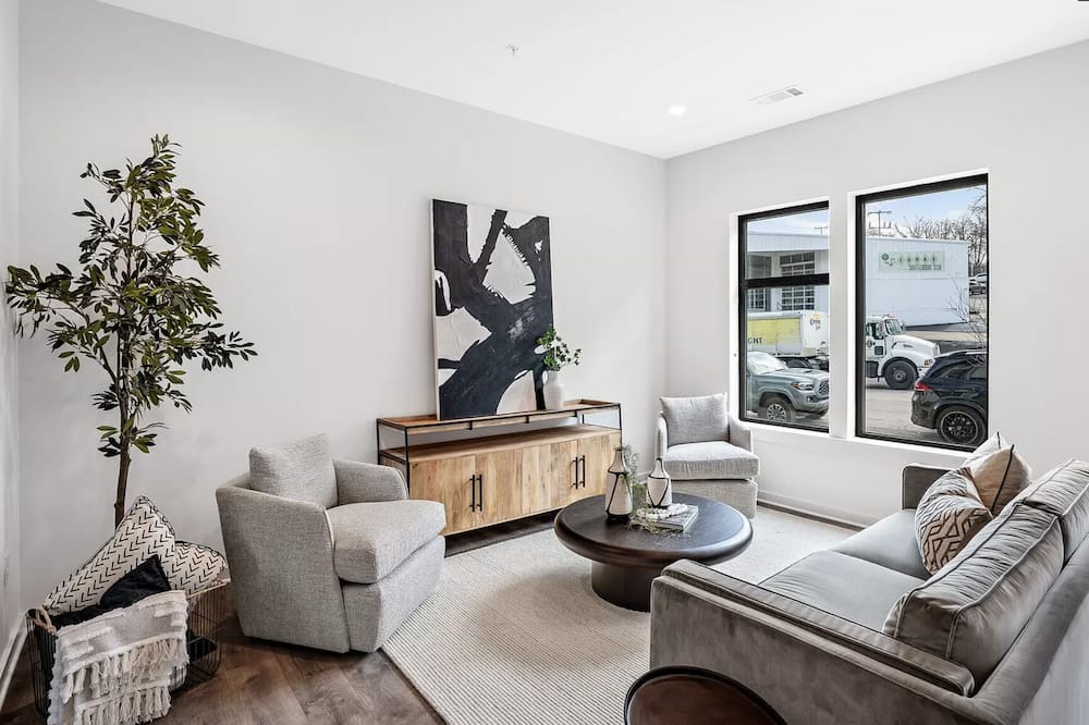 Photo of Livingroom in Chestnut Hill