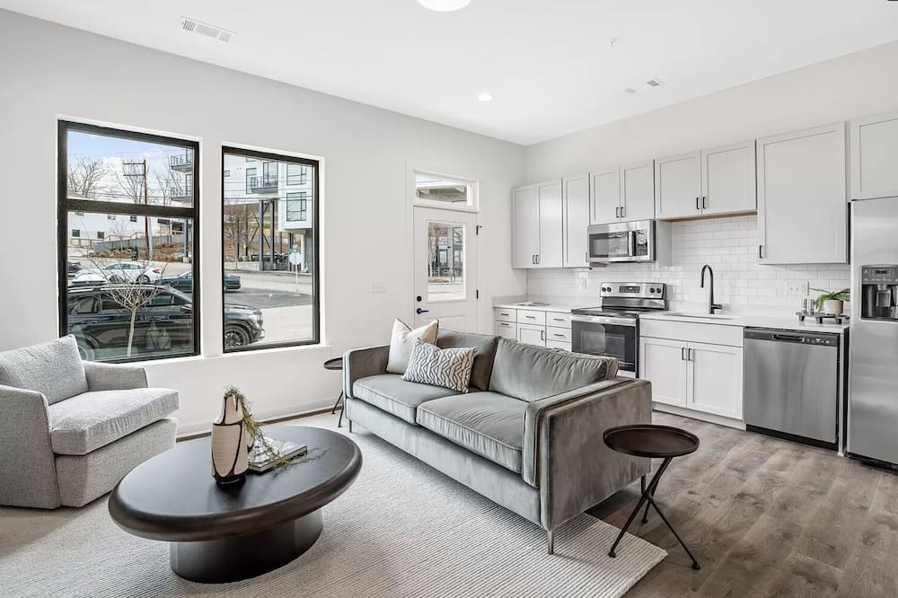 Photo of Livingroom in Chestnut Hill