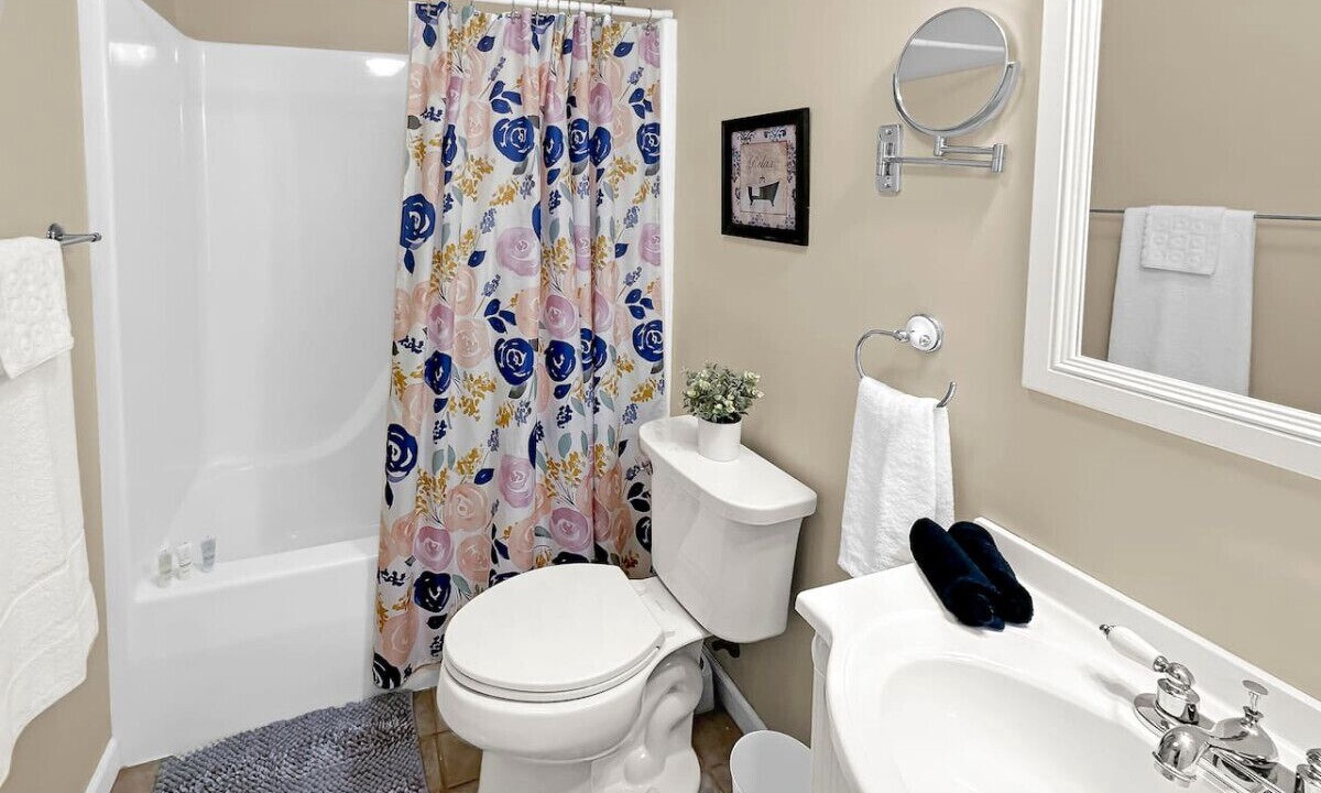 Photo of Bathroom in Hickory