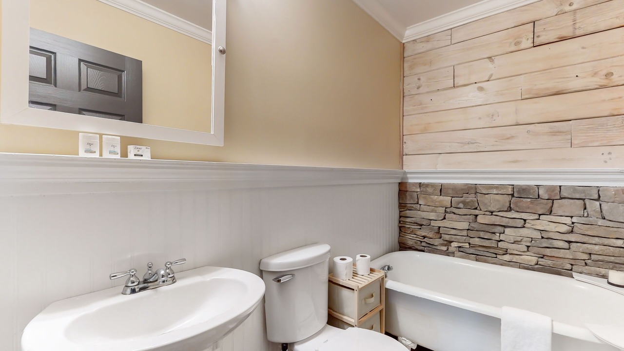 Photo of Bathroom in Vein Mountain