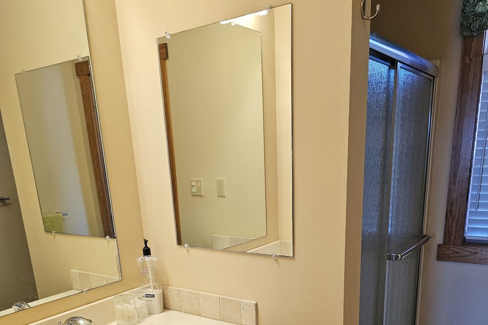 Photo of Bathroom in Cedar Grove