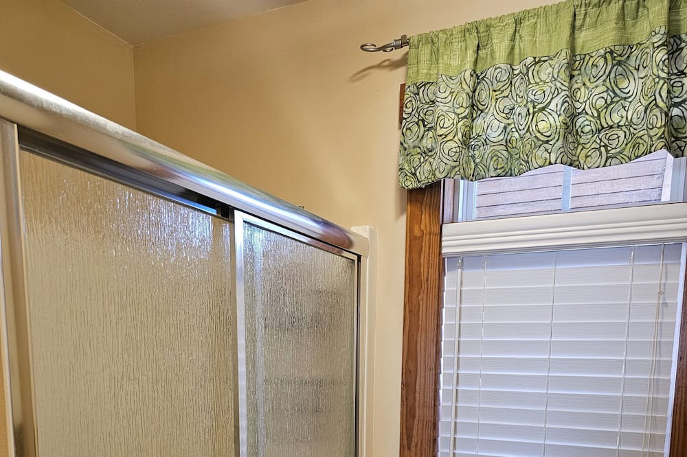 Photo of Bathroom in Cedar Grove