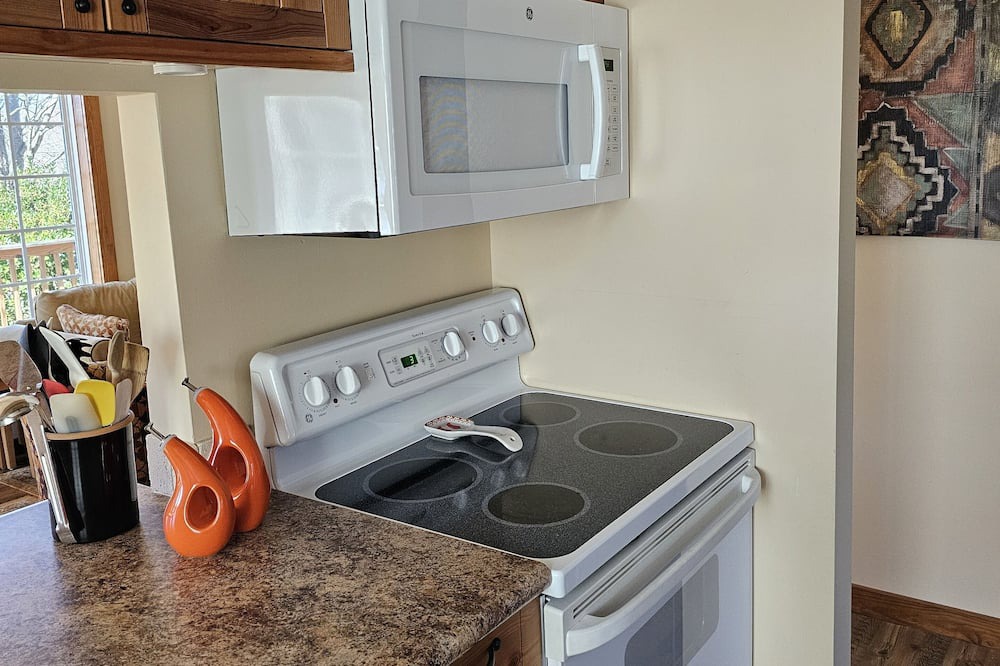 Photo of Kitchen in Cedar Grove