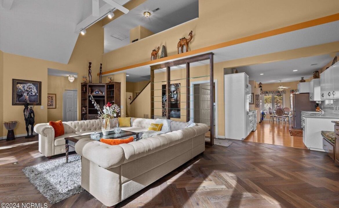 Photo of Livingroom in Seven Lakes