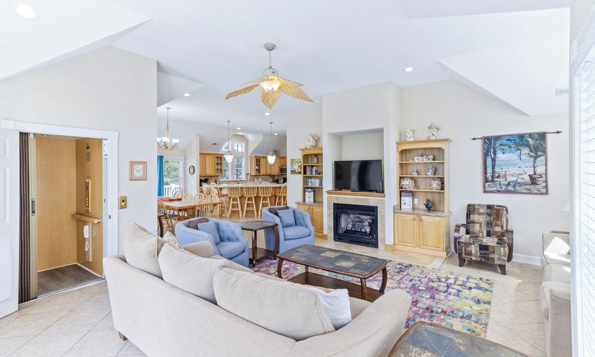 Photo of Livingroom in Corolla Village