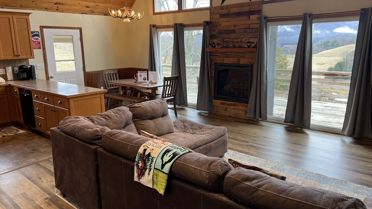 Photo of Livingroom in Ashe County