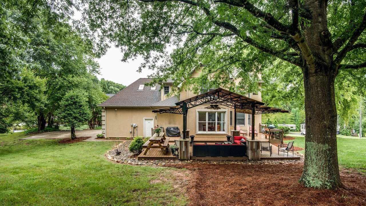 Photo of Outdoor in Hickory