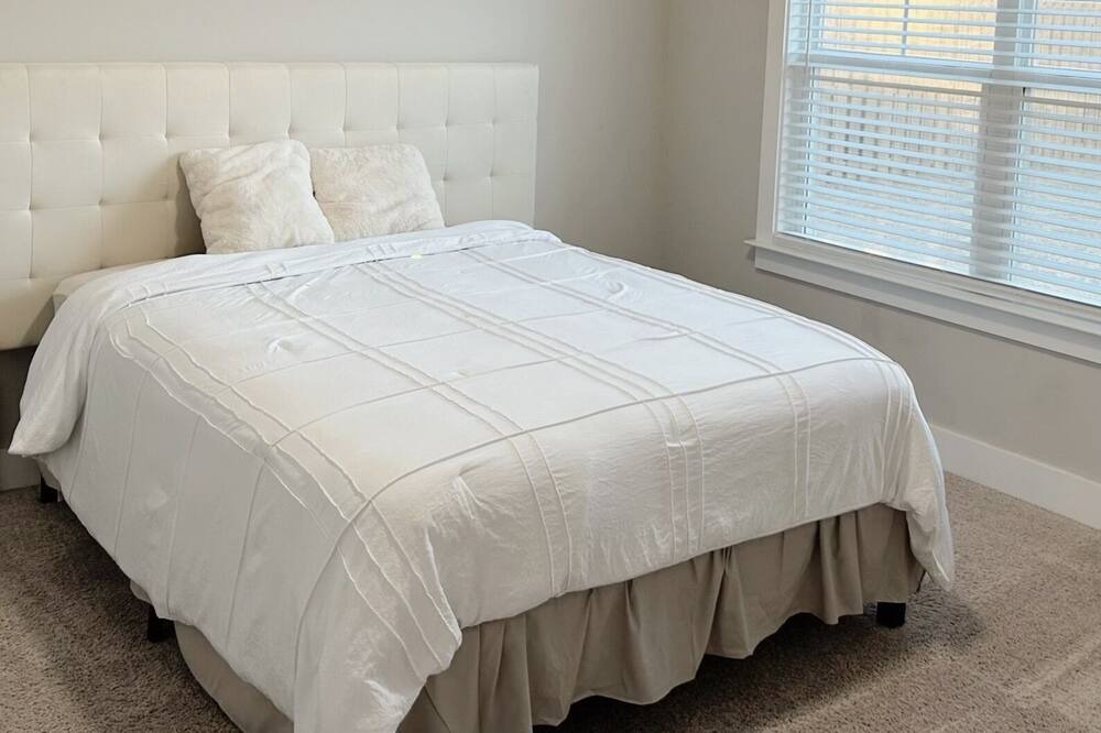 Photo of Bedroom in Langley