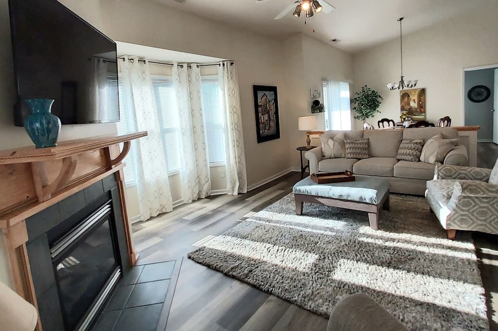 Photo of Livingroom in Greenville