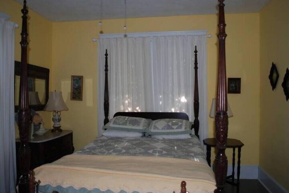 Photo of Bedroom in Durants Neck