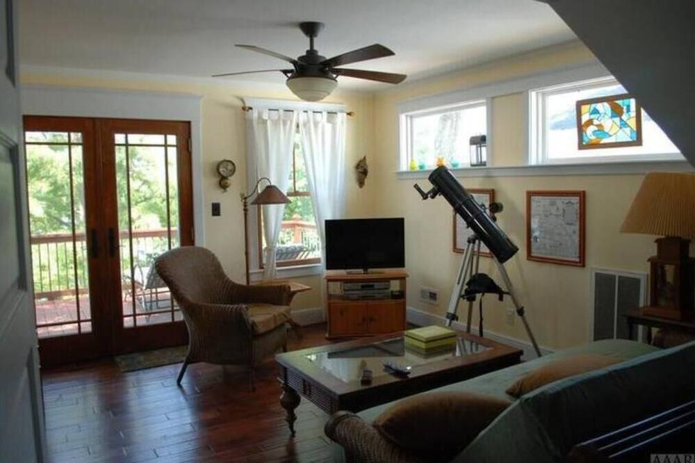 Photo of Livingroom in Durants Neck