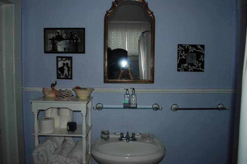 Photo of Bathroom in Durants Neck