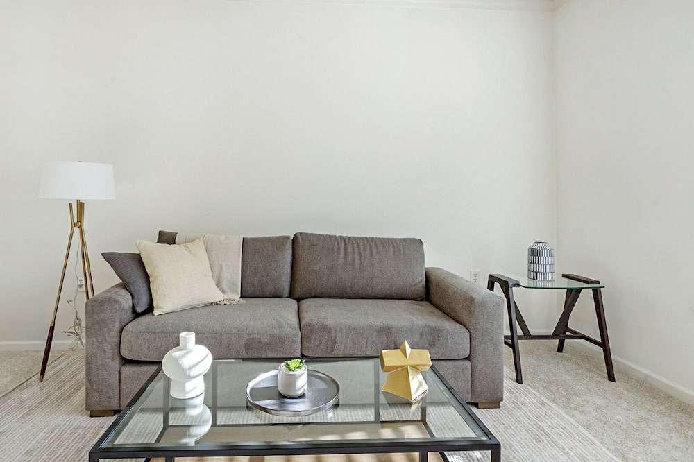 Photo of Livingroom in Jamestown
