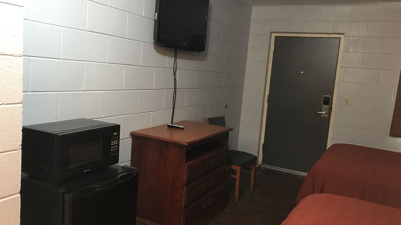 Photo of Bedroom in Crestline Heights