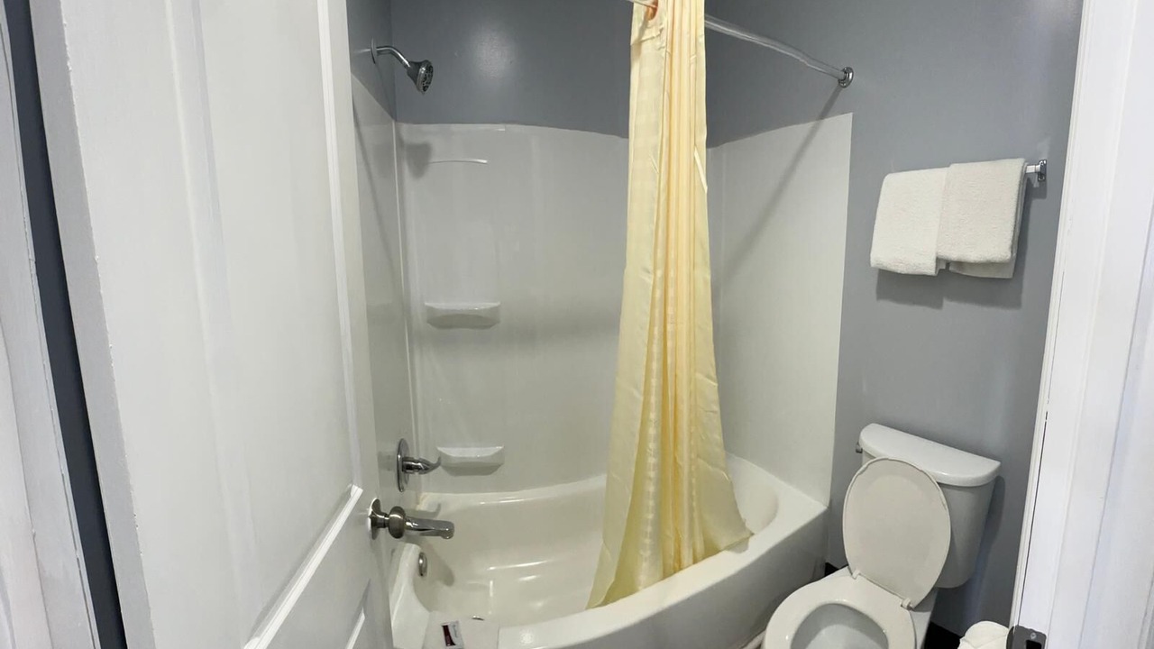 Photo of Bathroom in Crestline Heights