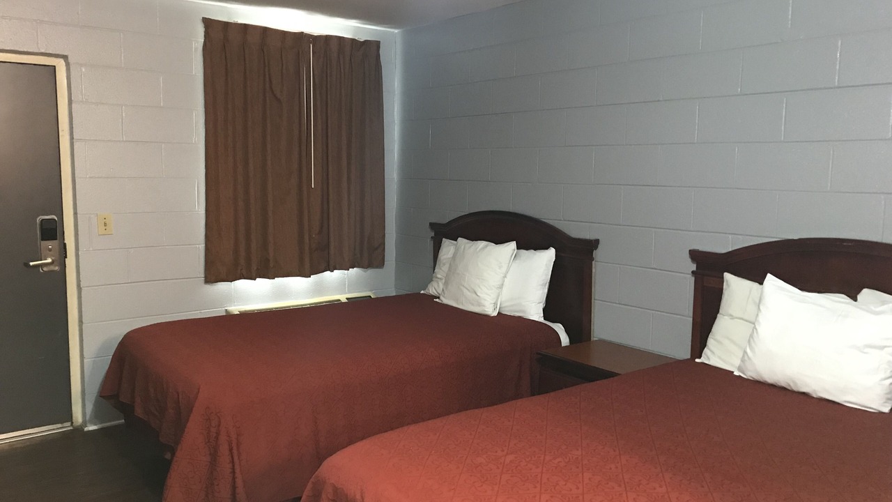 Photo of Bedroom in Crestline Heights