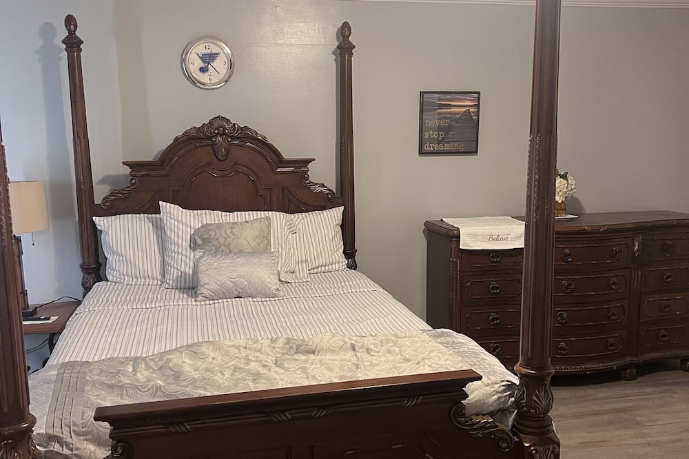 Photo of Bedroom in Monroe