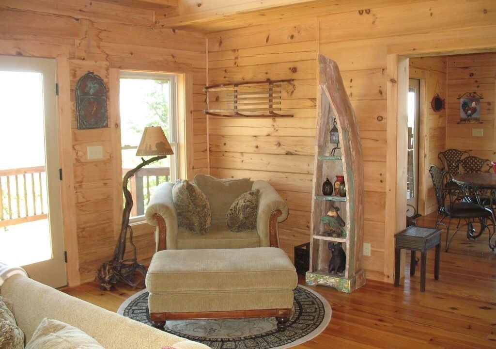 Photo of Livingroom in Lake Lure