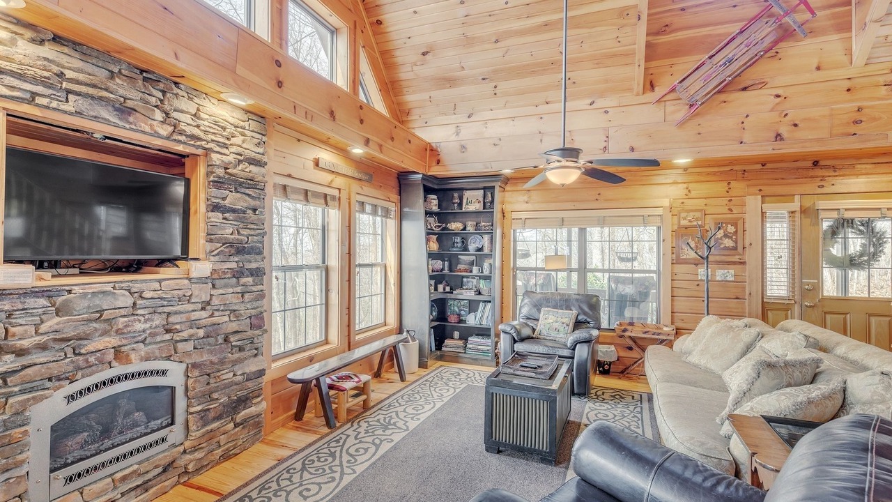 Photo of Livingroom in Lynn