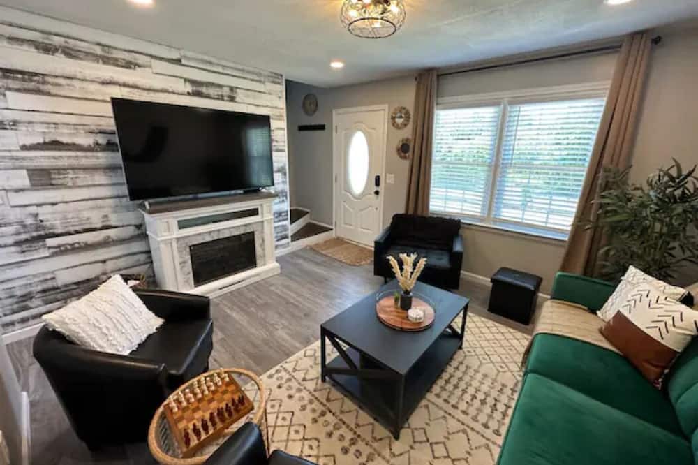 Photo of Livingroom in Sylva