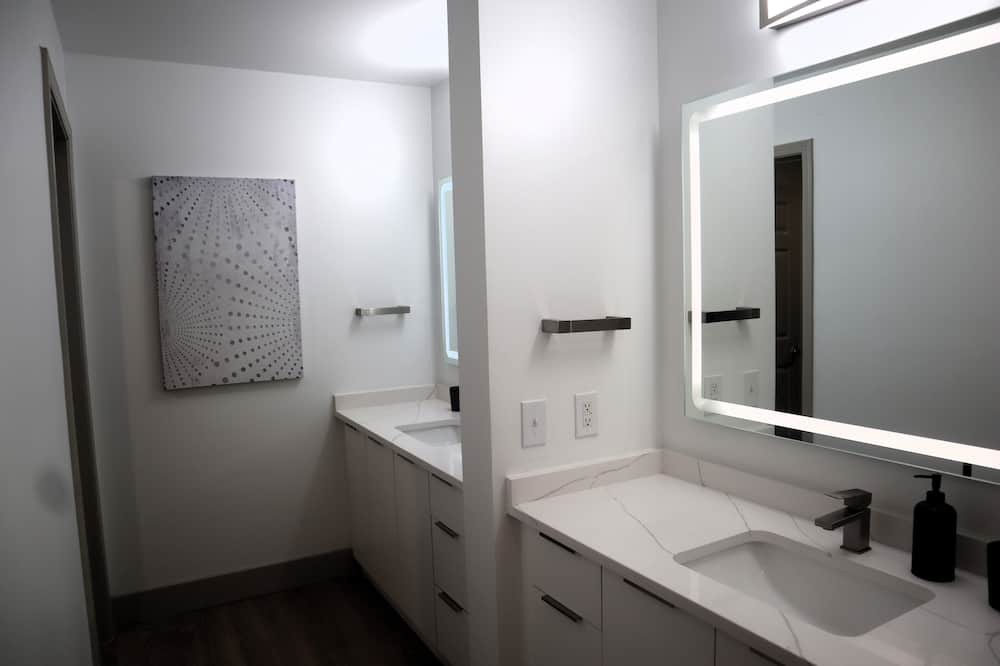 Photo of Bathroom in Third Ward