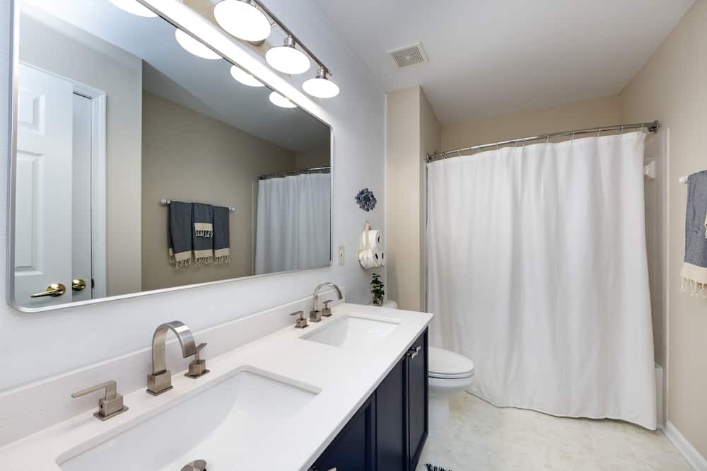 Photo of Bathroom in Moores Chapel