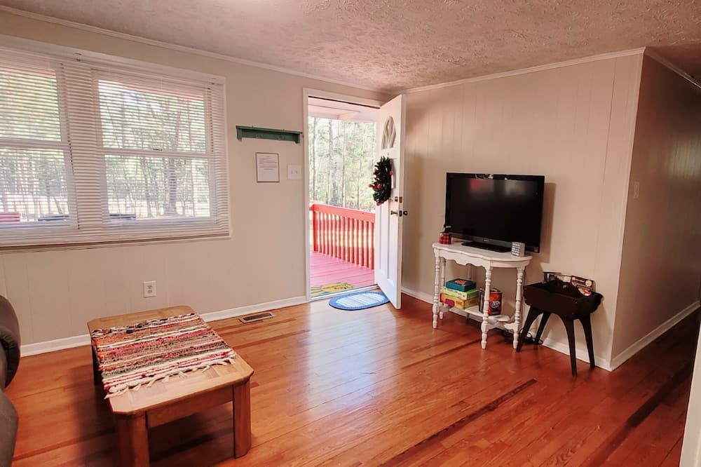 Photo of Livingroom in Cameron